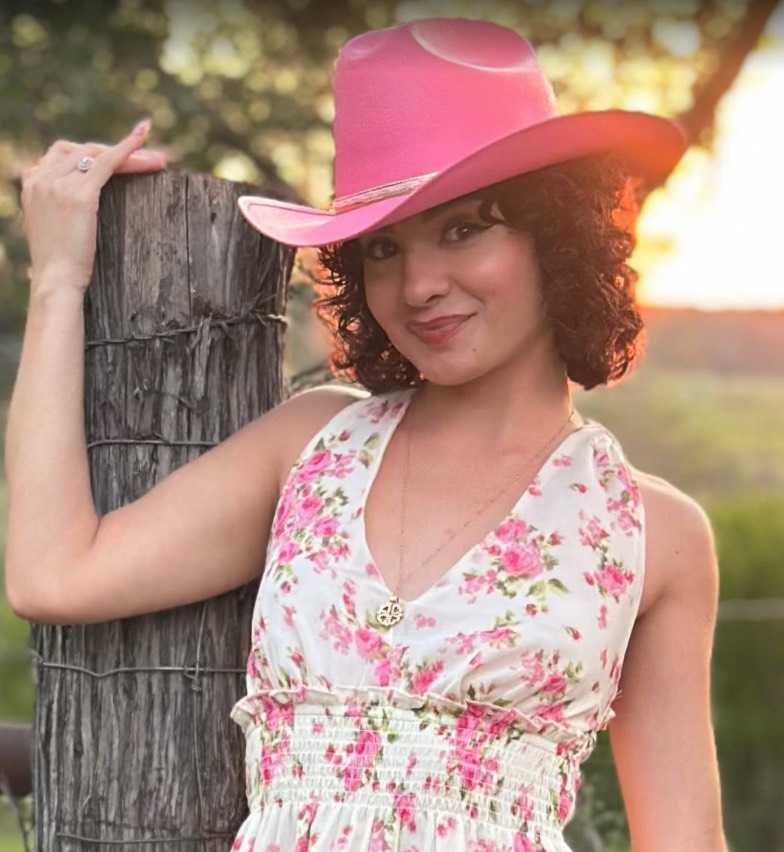 Olivia V. — Showcraft performer in Houston